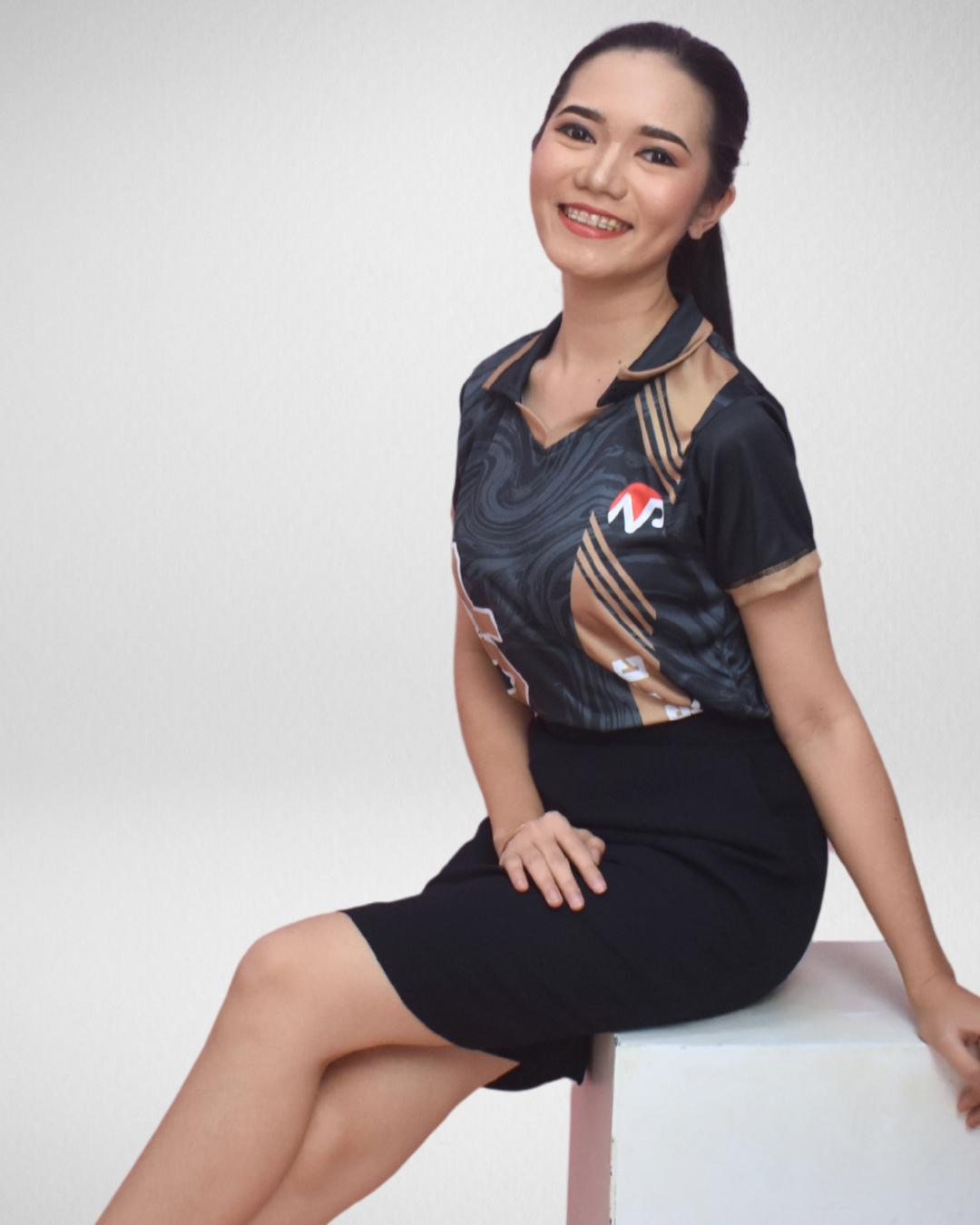 Custom embroidered corporate polo shirt – front view