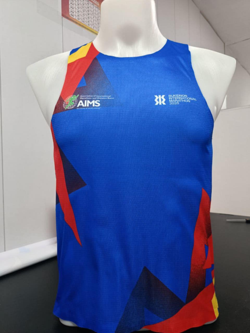 Seamless racerback jersey – front 1view 
