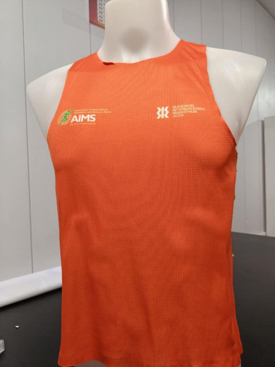 Seamless racerback jersey – front view